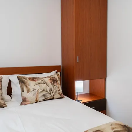 Casa Da Petisqueira 54, Paredes-oporto *